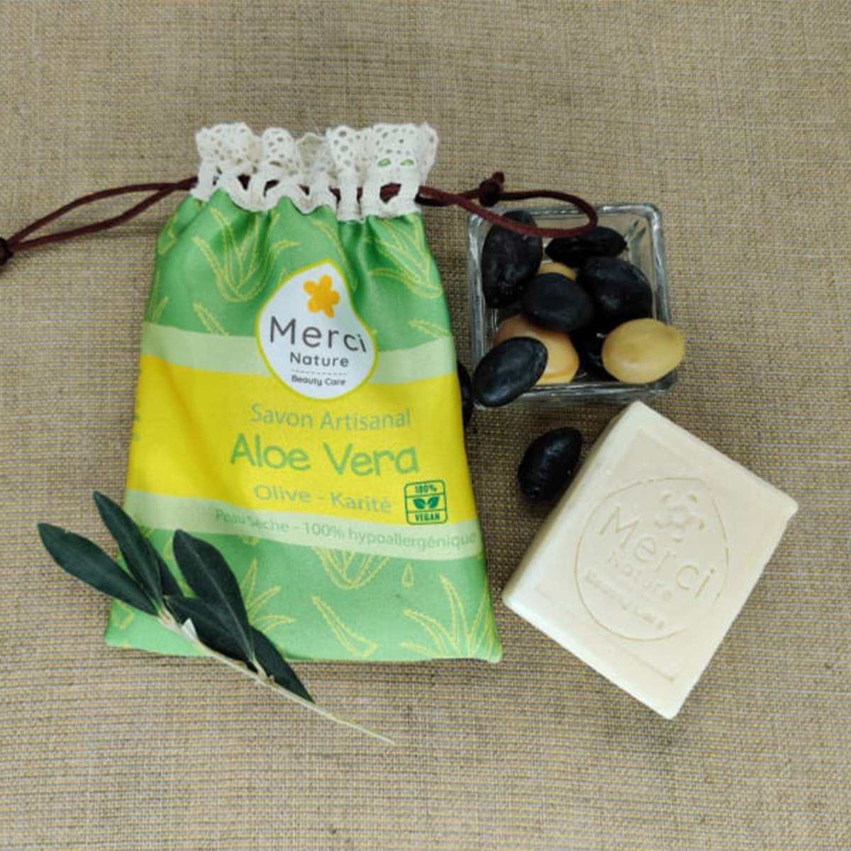 savon-aloe-vera.jpg Savon Végan : Aloé Vera olive et Karité – Image 1